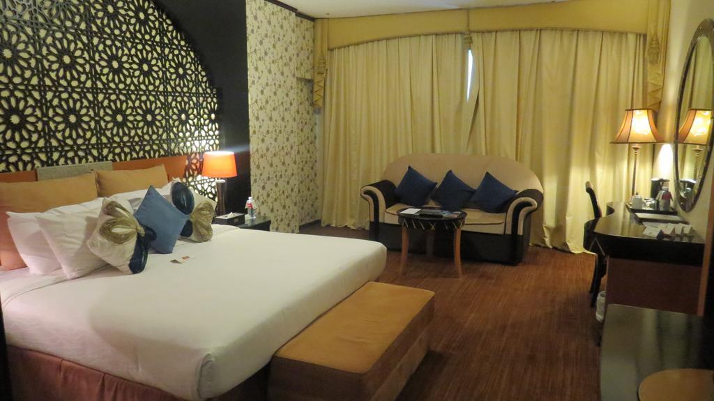 Al Jawhara Gardens Hotel Дубай Экстерьер фото